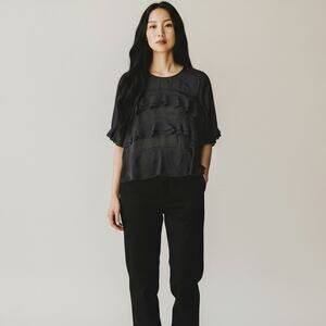 Who What Wear Tiered Ruffle Blouse Size S Black Short Sleeves Flowy Oversized